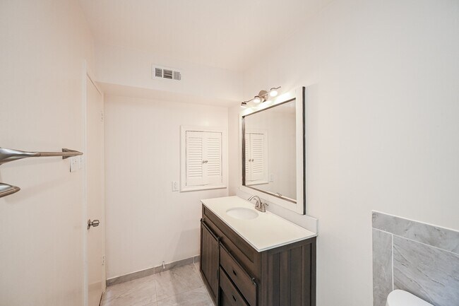 Building Photo - 5230 Arboles Dr