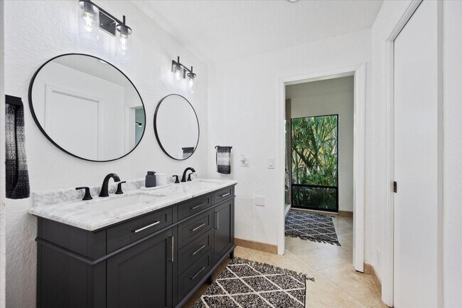 Building Photo - 12638 Quercus Ln