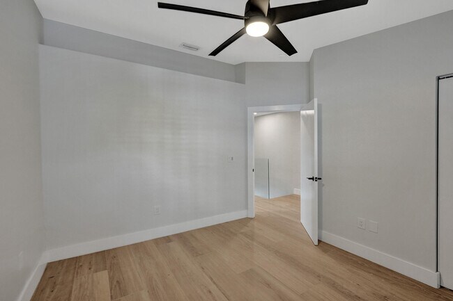 Building Photo - 876 Jeffery St