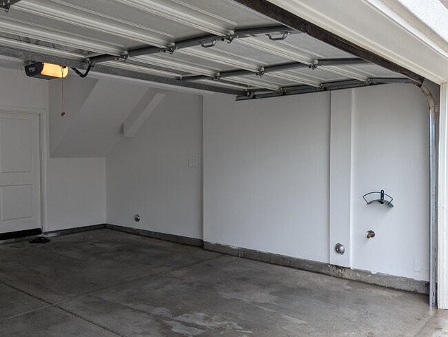 2-car garage - 305 W Duarte Rd