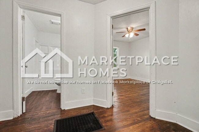 Building Photo - 2801 Palm Dr