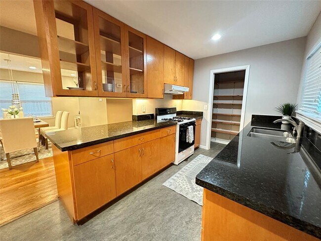 Building Photo - 4005 Nenana Dr