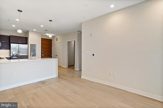 Building Photo - 1350 Maryland Ave NE