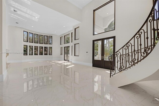 Building Photo - 8112 Los Pinos Cir