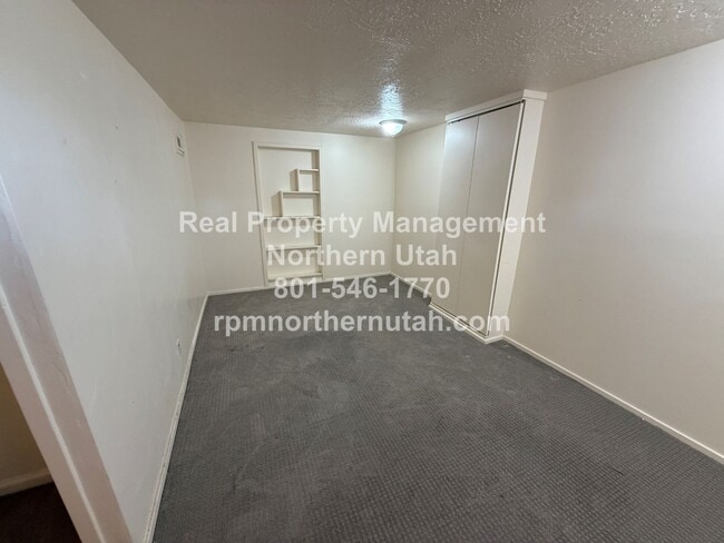 Building Photo - Lovely 4 Bedroom  2 Bath House Available i...