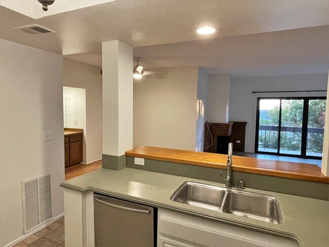 Kitchen, living room,balcony - 8180 Manitoba St