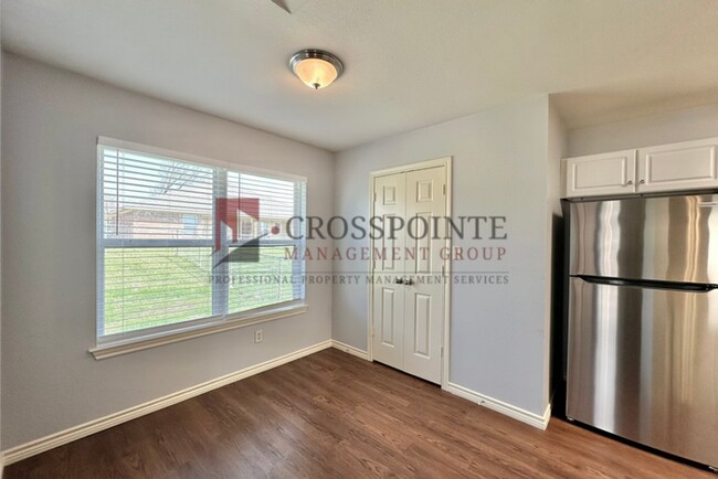 Building Photo - TOUR TODAY! 2 Bedroom 2 Bath Duplex at Mansion Creek in Tyler! 1/2 OFF your first full month’s rent!