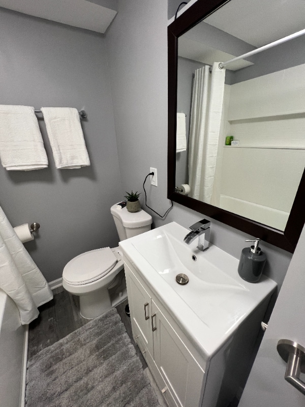 Building Photo - 1560 S Stickney St