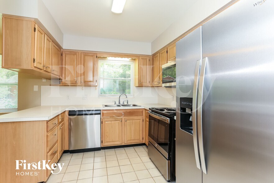 Building Photo - 959 Parkridge Cir E