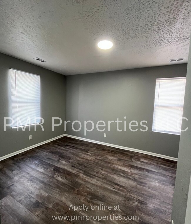 Building Photo - 916 Avenue C