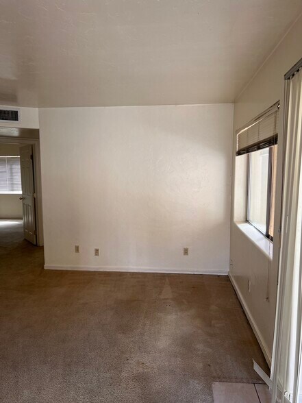 Building Photo - 2536 N Corinthian Garden Dr