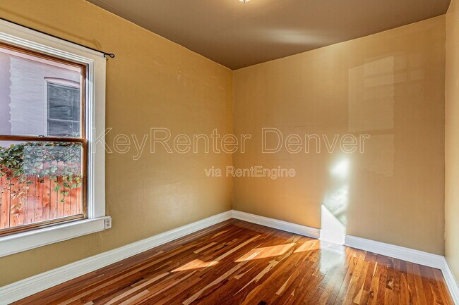 Building Photo - 2105 W 31st Ave