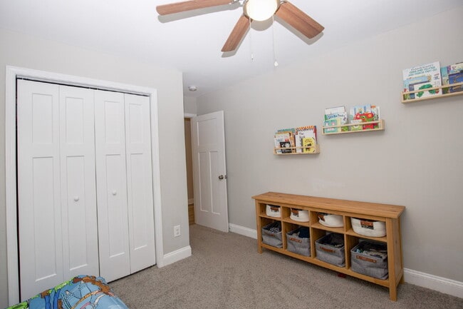 Building Photo - Charming 3-bedroom, 2.5-bath home nestled in the heart of Carthage
