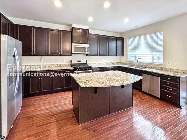 Building Photo - 43 Shepherds Hook Way