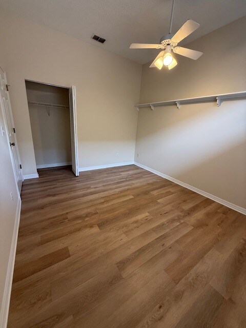 Building Photo - 256 Kingston Dr