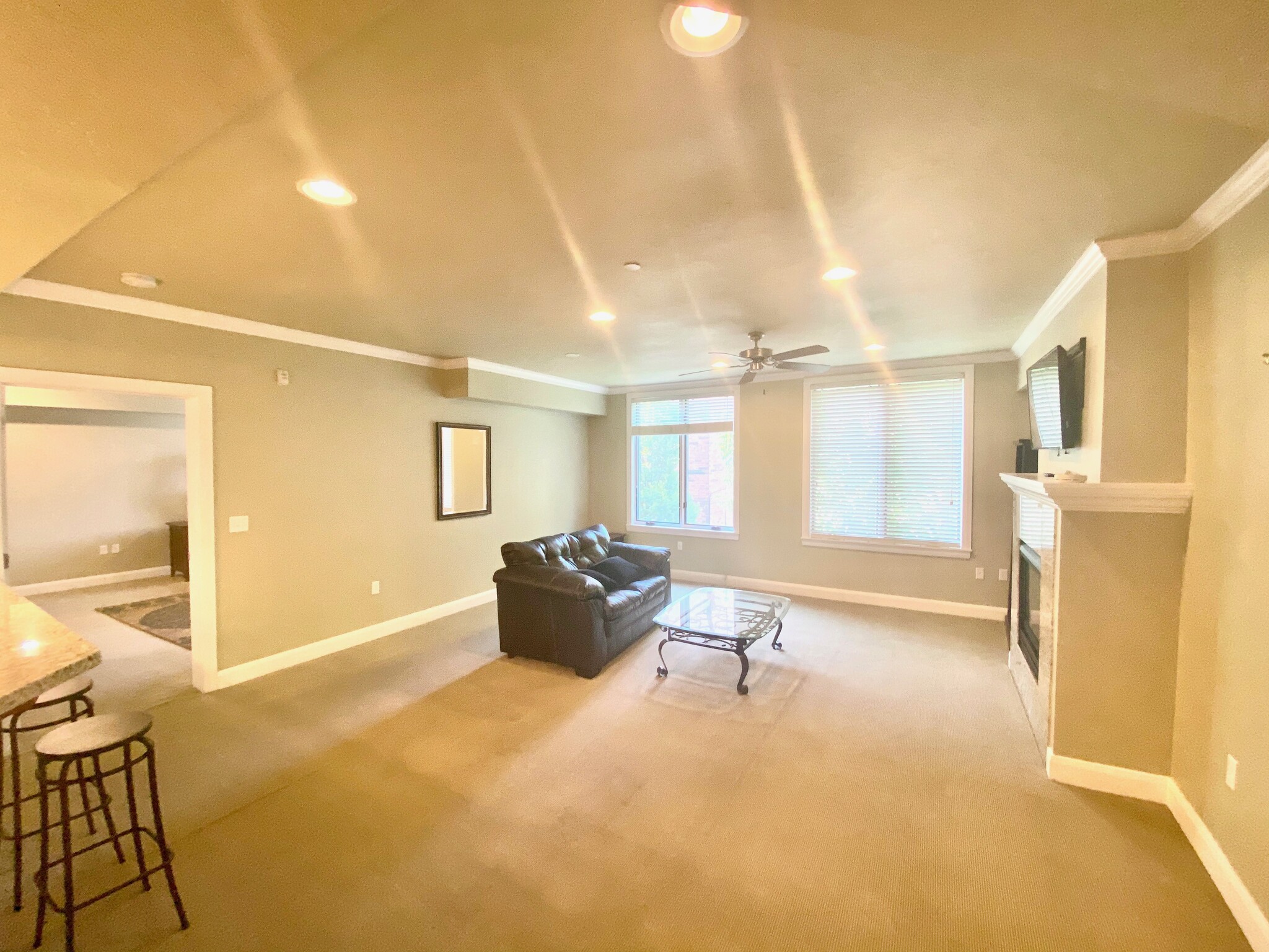 Living Room - 88 S 900 E