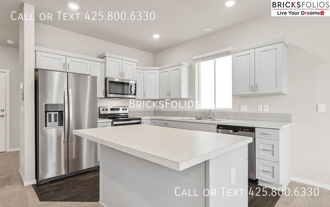 Building Photo - 4205 Pronghorn Pl