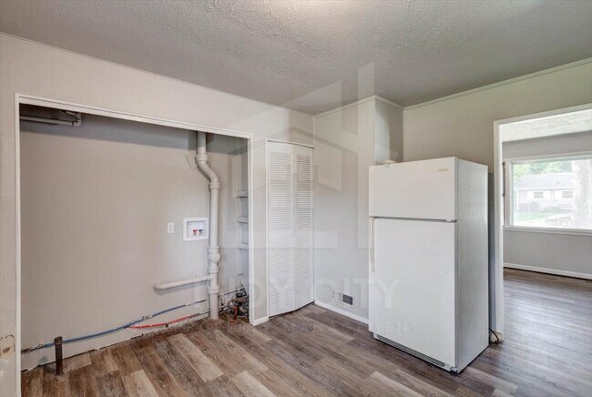 Building Photo - 7315 E 53rd St