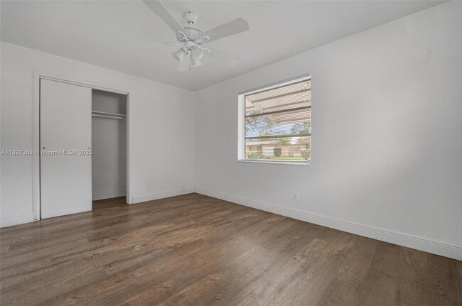 Building Photo - 5010 SW 93rd Ave