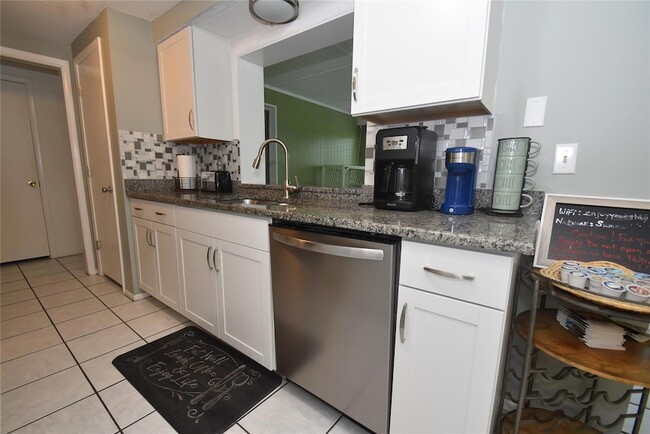 Building Photo - 1365 De Prie Rd