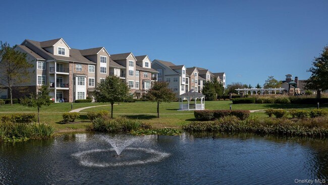 Building Photo - 313 Charles Pond Dr