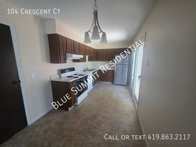 Building Photo - 104 Crescent Ct