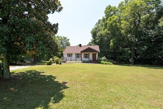 Building Photo - 2615 W Main St