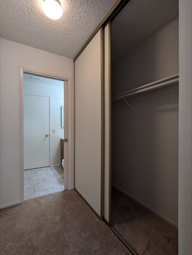 Building Photo - 38860 Cherry Glen Common