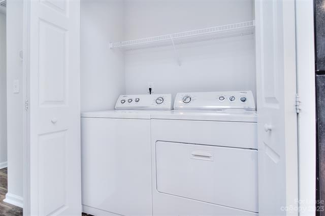 Building Photo - 3033 Des Prez Avenue