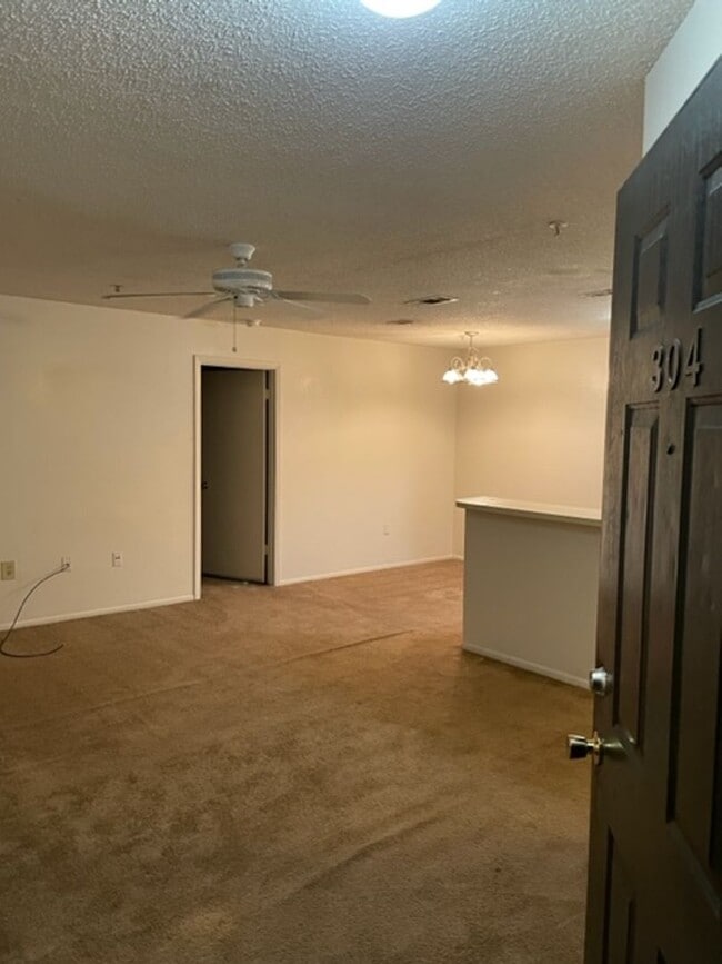Building Photo - 635 Buoy Ln
