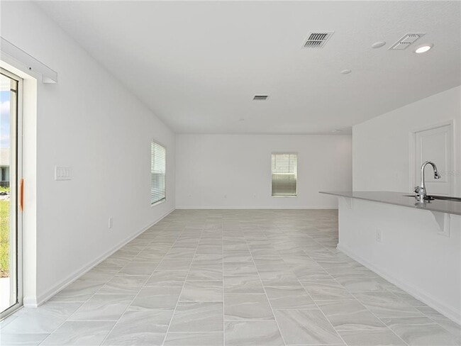Building Photo - 571 Jett Ln