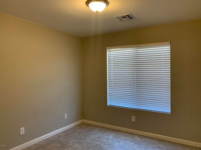 Building Photo - 13250 W Port Royale Ln