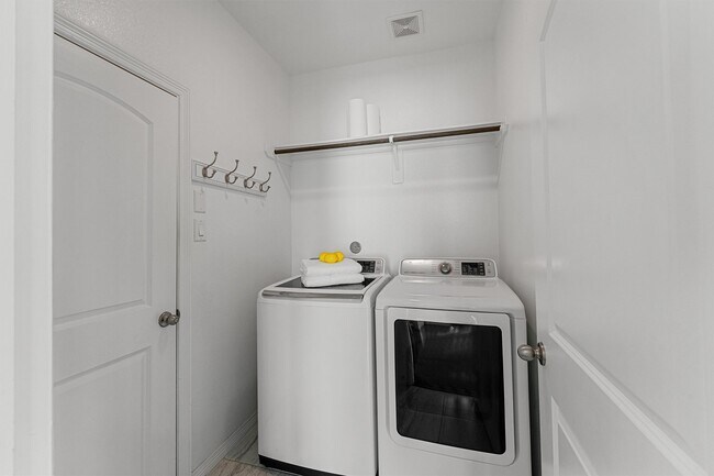 Building Photo - 1802 Mamie Springs Ct