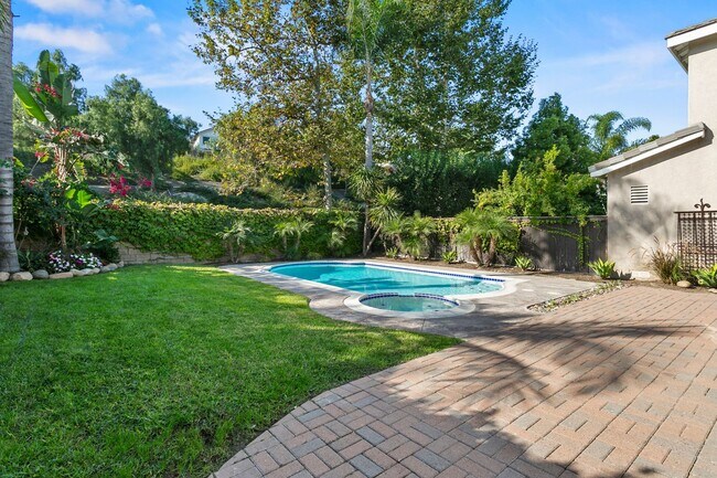 Building Photo - Stunning Aliso Viejo Pool Home 4 Bedroom