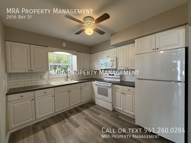 Building Photo - 2656 Bay St