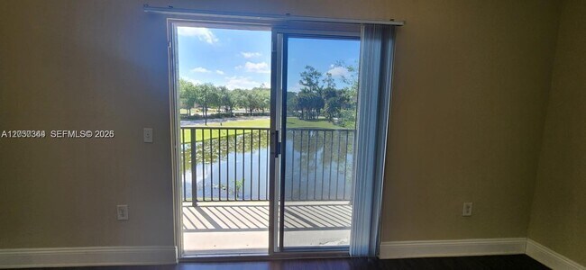 Building Photo - 280 Crestwood Cir