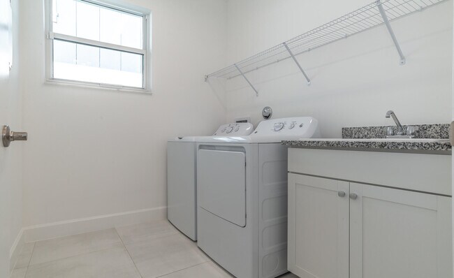 Building Photo - 1360 Bushel Crk Xing