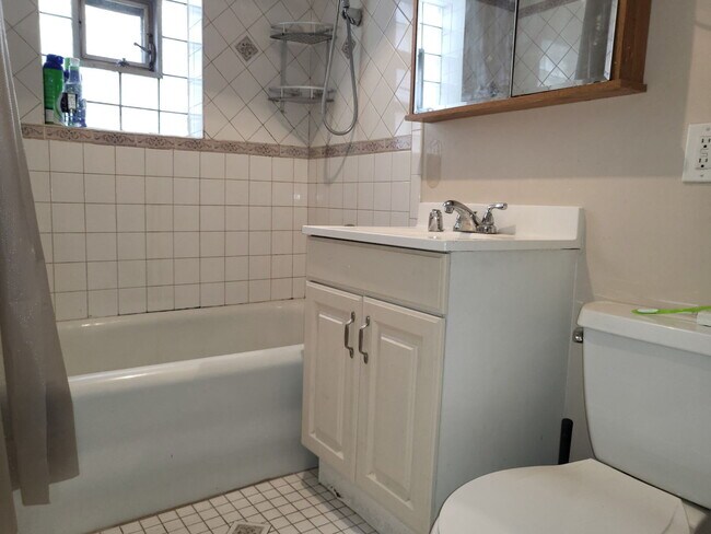 Building Photo - 1651 N Central Ave