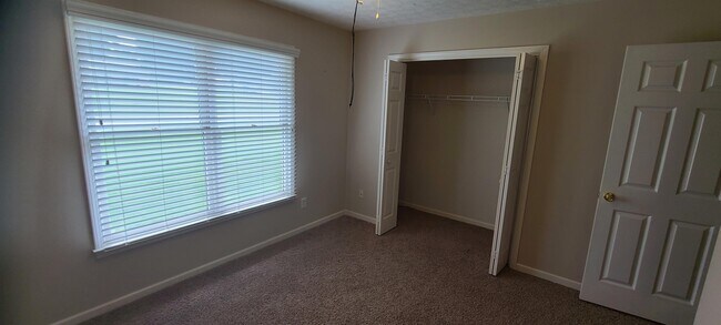 Building Photo - 106 Overlook Dr