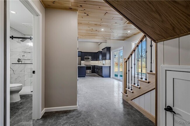 Building Photo - 118a Kirkland Ave