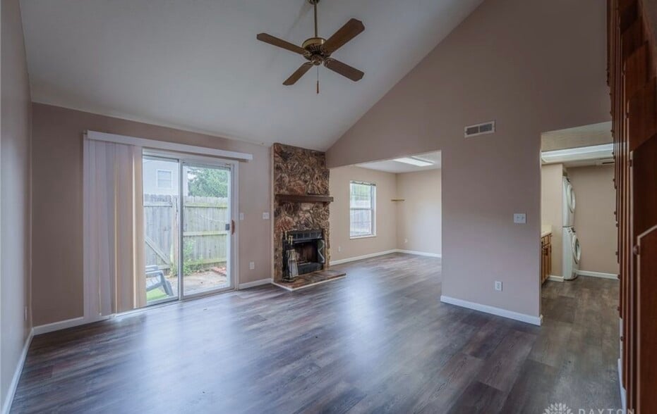 Building Photo - 2342 Raider Dr