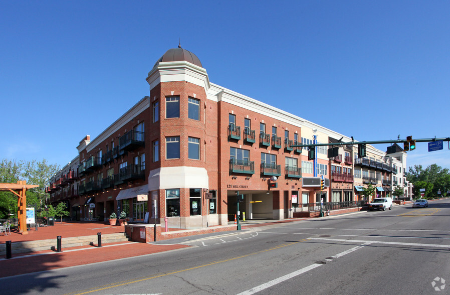 Primary Photo - Residences of Creekside