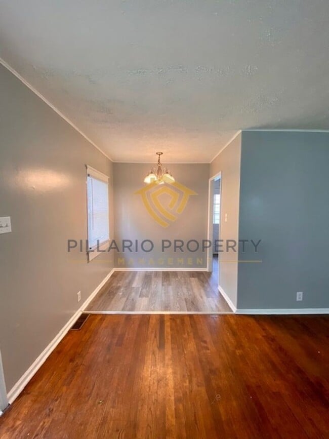Building Photo - Minutes to the Indy 500 Track, 2 Bedroom, ...