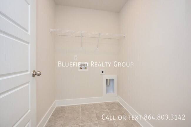 Building Photo - 69 Galley Ln