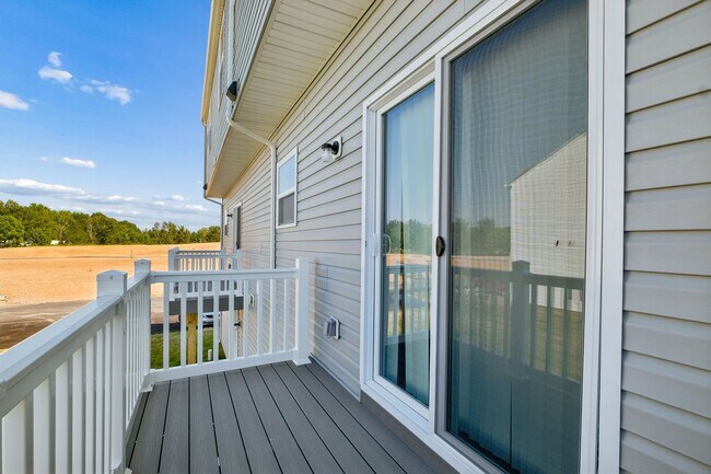 Building Photo - 119 Red Willow Dr