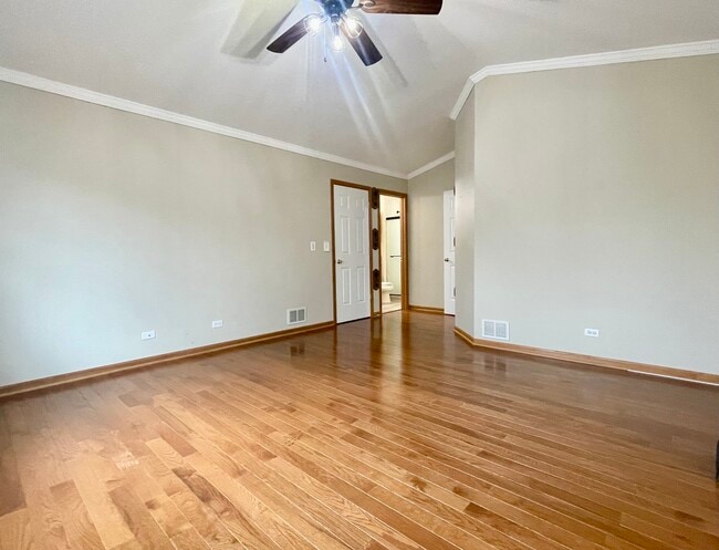 Building Photo - 517 Willow Way