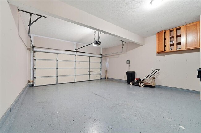 Building Photo - 1328 Avington Glen Dr SE
