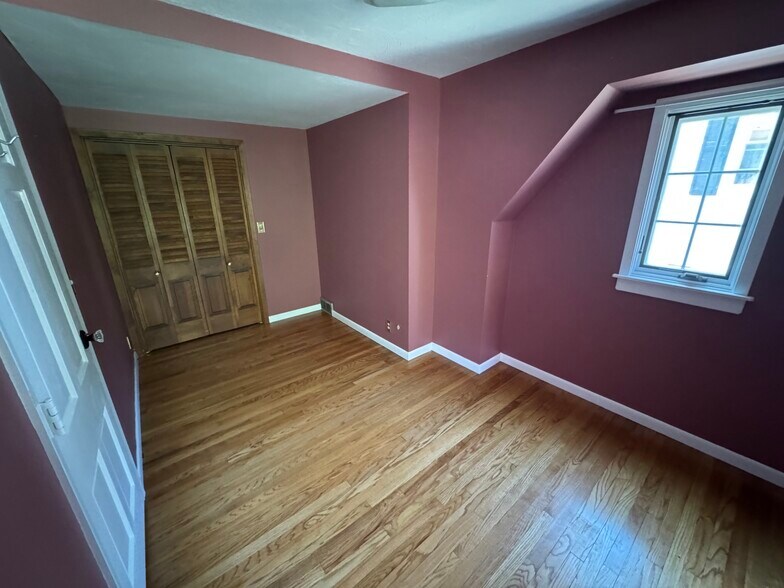 Building Photo - 2545 Van Dorn St