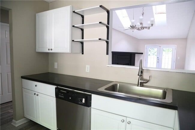 Building Photo - 5141 Farm Pl Dr NE