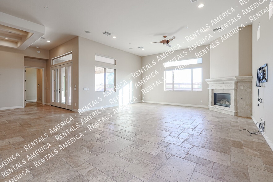 Building Photo - 12439 E Lupine Ave